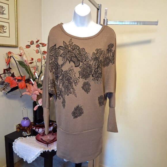 NWOT LUXX Floral Designed Stretchy Cardigan Knit Top Batwing Sleeve Sweater - Picture 8 of 14